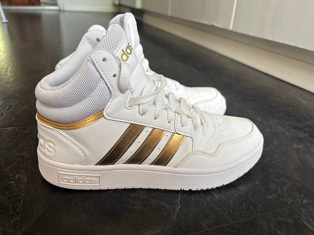 Adidas Herrenschuhe: Adidas Hoops 3.0 Mid gr.40 – Gebraucht aus Zürich von majkut