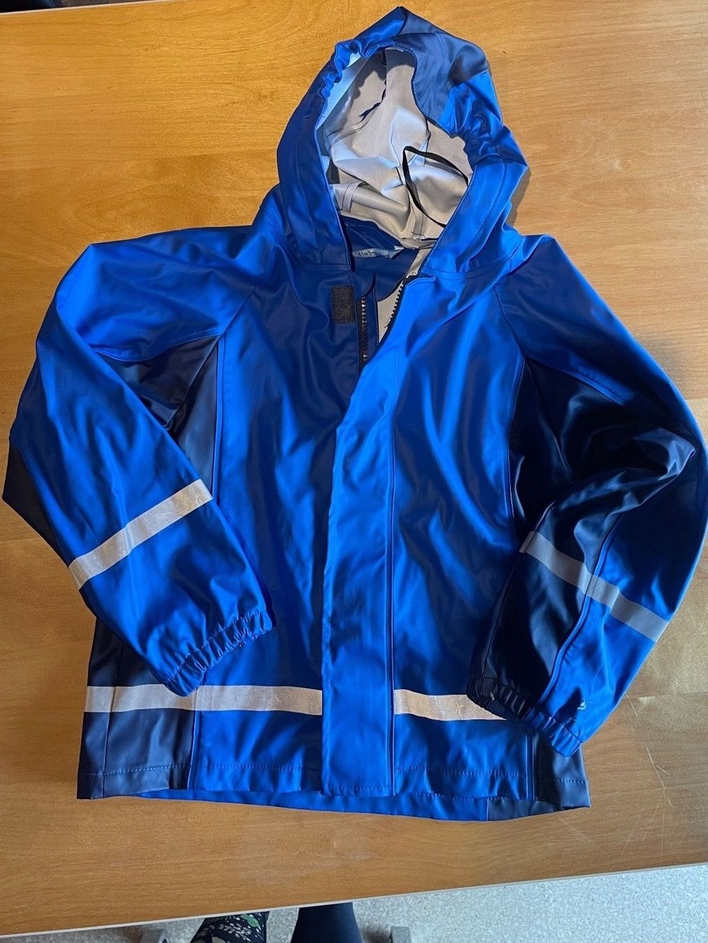 Jacken & Mäntel: Regenjacke von KIDS, Gr. 128 – Gebraucht aus Buchs SG von Buxerli_