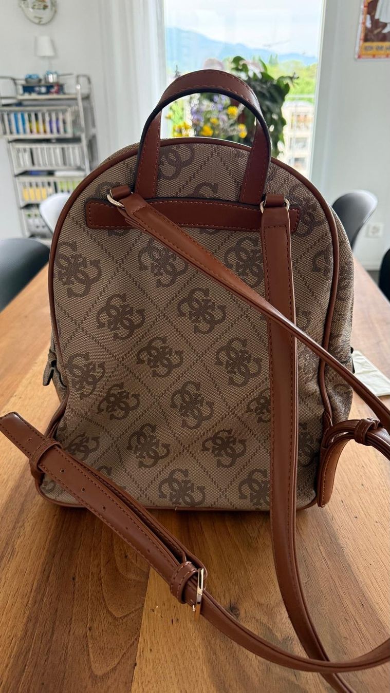 Guess Zaini: Damenrucksack GUESS NEU – Nuovo (secondo la descrizione) da Biel/Bienne venduto da Meshe12 3