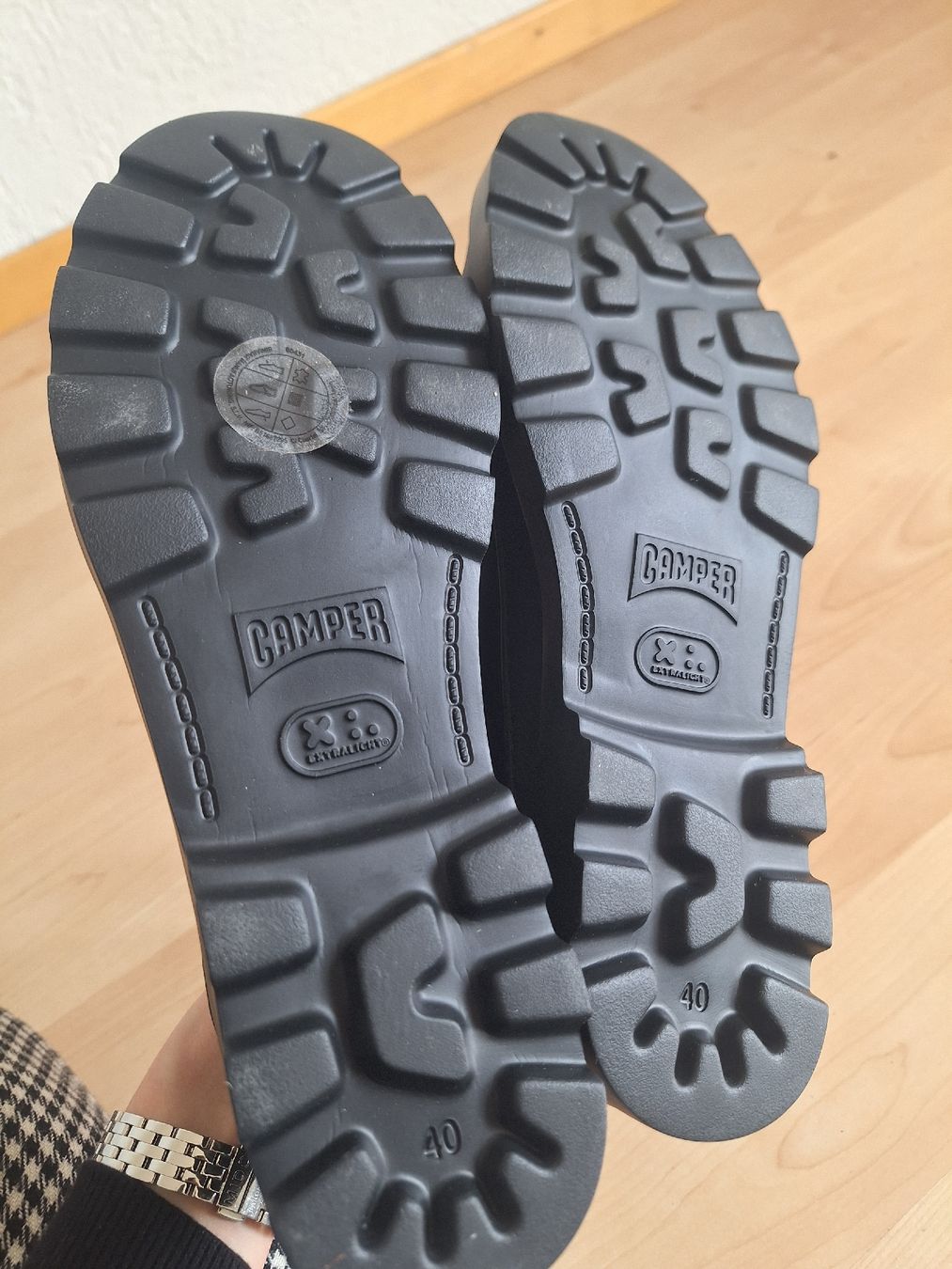 Camper Scarpe da donna: Schwarzer Camper Lederturnschuh, Gr. 40 – Usato da Zürich venduto da Zelda14 6