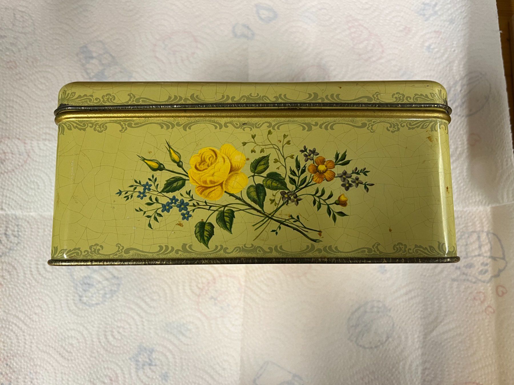 Barattoli: Alte Schatulle Blech-Dose / Büchse mit Rosen-Muster – Usato da Mumpf venduto da dadaboygugulini 1