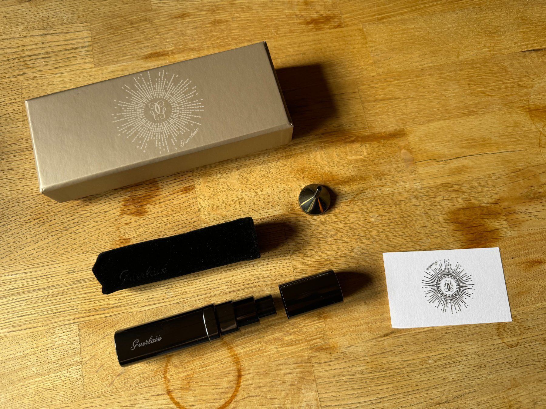 Guerlain Flaconi: Fancy Guerlain atomizer spray bottle with velvet pouch – Nuovo (secondo la descrizione) da Grund b. Gstaad venduto da ReLuxe 2