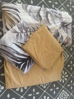 2 mal Bettwaesche mit Blattmuster/Uni doppelseitig