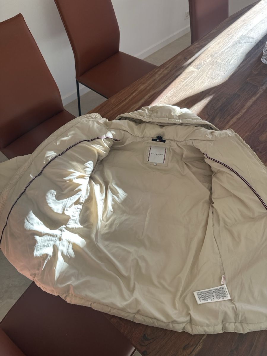 Giacche: Tommy Hilfiger Puffer Jacket Beige Good Condition – Nuovo (secondo la descrizione) da Vésenaz venduto da vane14 2