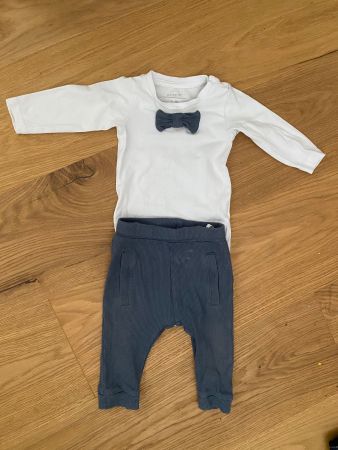 Sehr herziges, elegantes und praktisches Outfit 62 Jungs