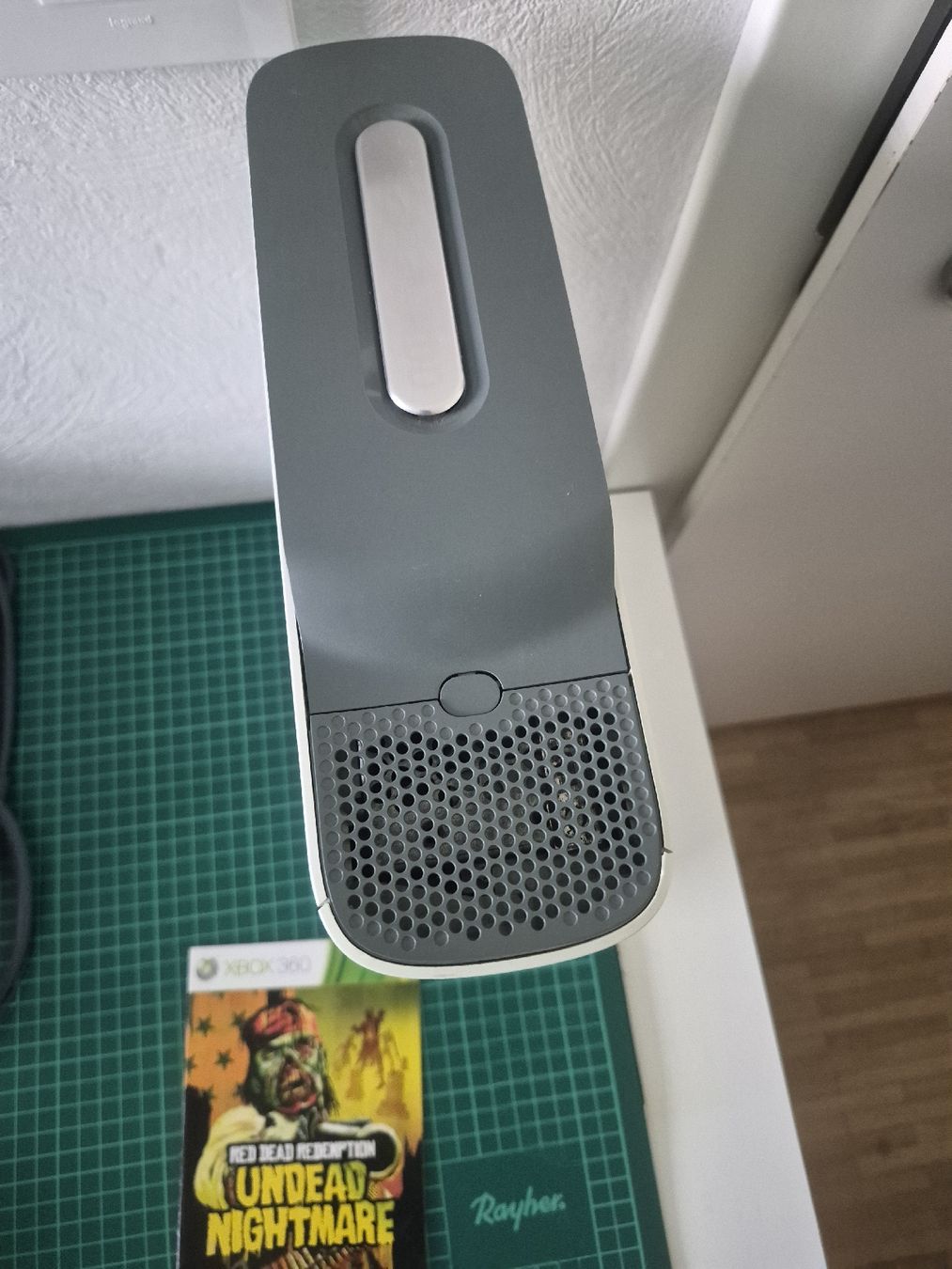 Microsoft Console: Microsoft Xbox 360 Konsole mit Controller und 3 Spielen – Usato da Meyrin venduto da Retro-GZ 3