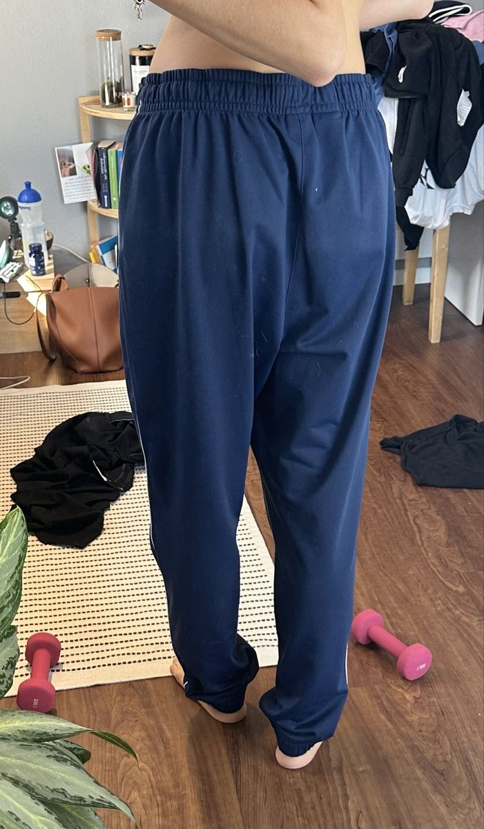Nike Hosen: Nike Trainingshose dunkelblau – Gebraucht aus Grafstal von jes_t6s7 3