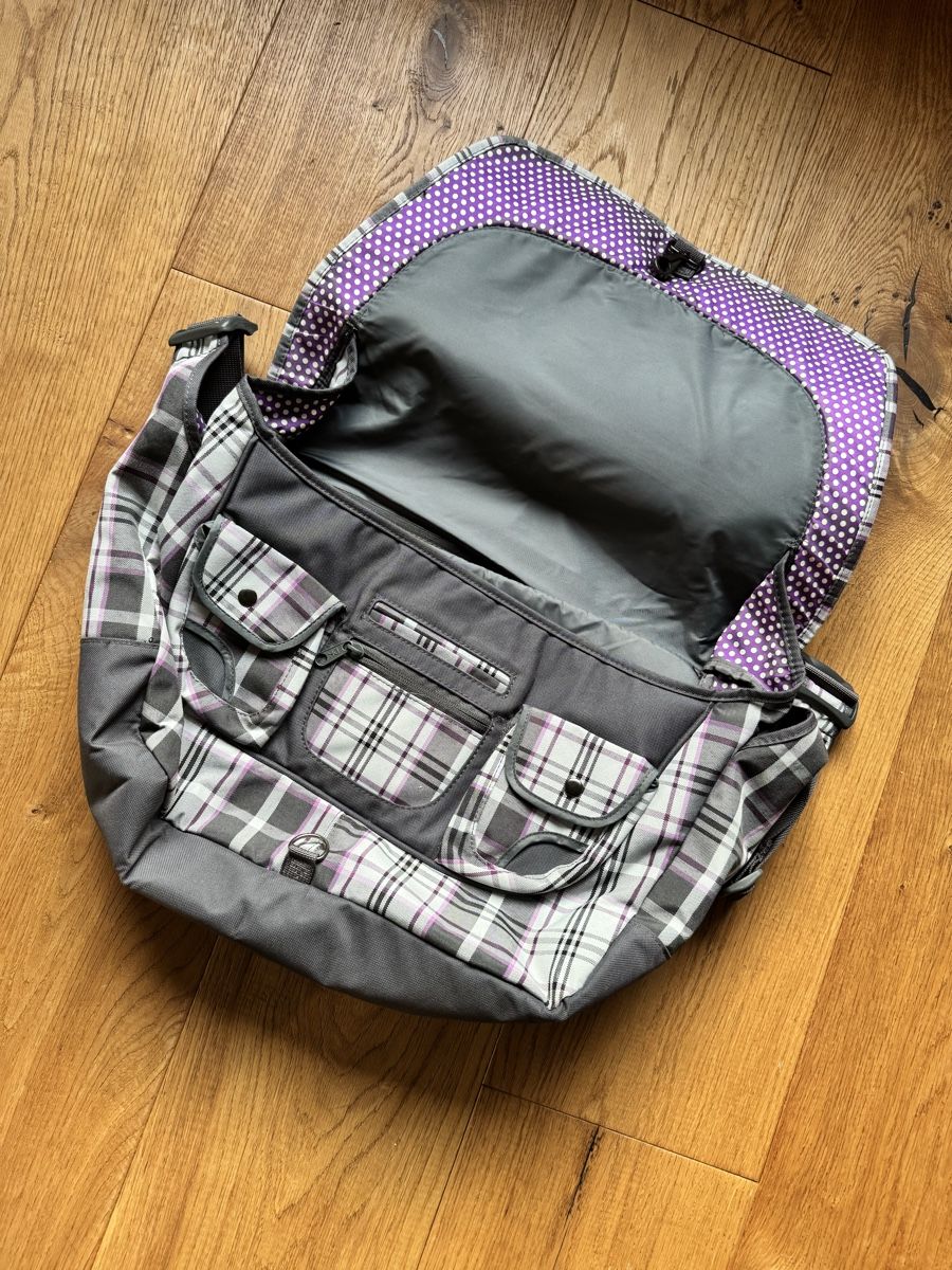 Dakine Taschen für Damen: Dakine Laptop Tasche – Gebraucht aus Inwil von LouHu 1