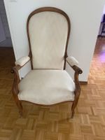 Fauteuil style Voltaire, bois et tissu blanc