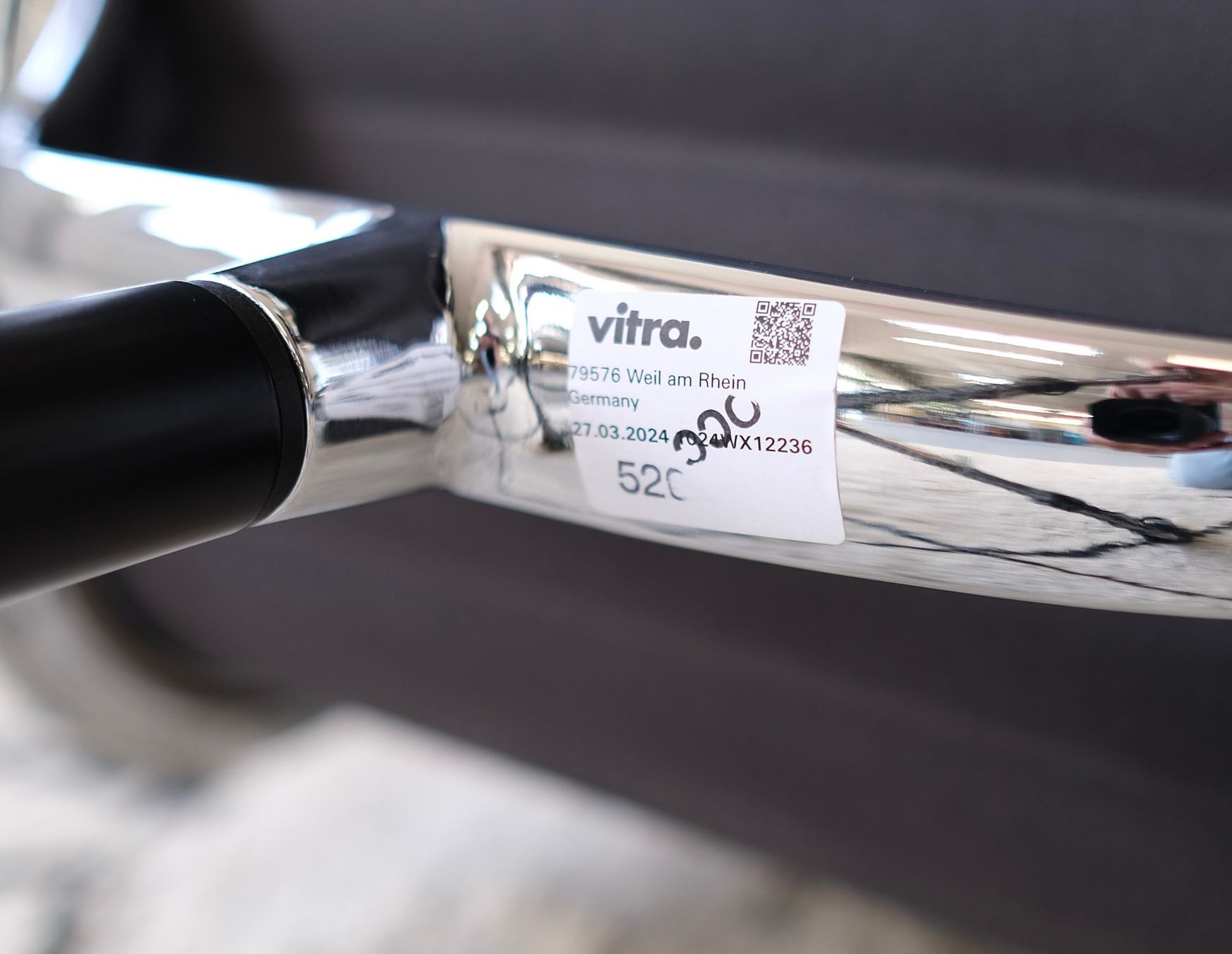 Vitra Sedie: Vitra EA 108 Aluminium chair Eames – Usato da Bern venduto da Zmodern_CON 9