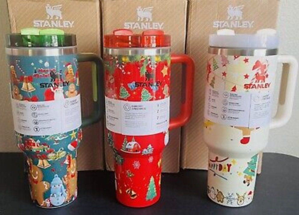 Tassen: 1 Stanley Cup Thermobecher, Weihnachts-Edition, 3 Farben – Neu und originalverpackt aus Winterthur von bibummi