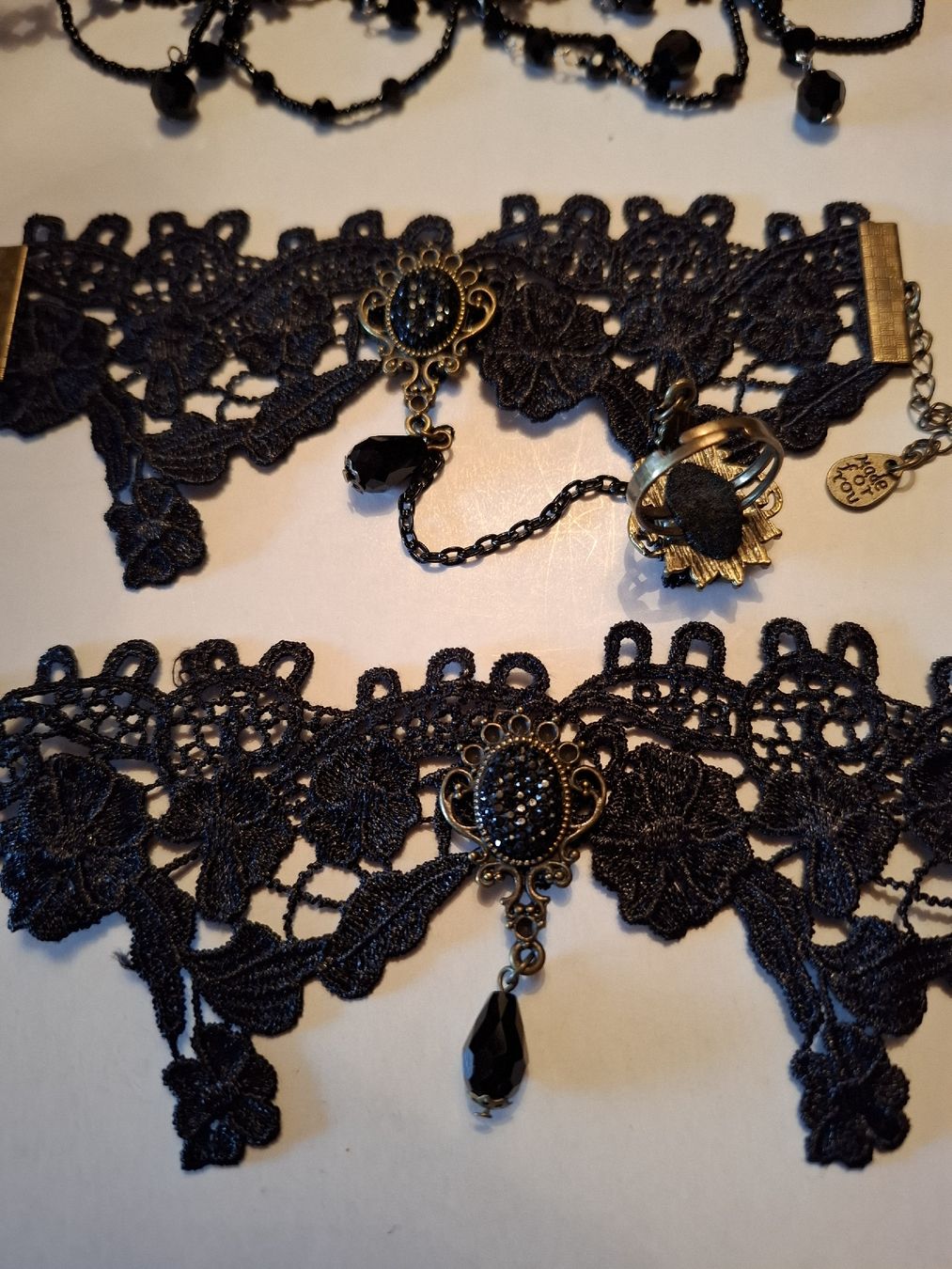 Altri gioielli: 4 GOTHIC HALSKETTEN & 1 ARMBAND MIT RING – Nuovo (secondo la descrizione) da Gretzenbach venduto da schibaya 2