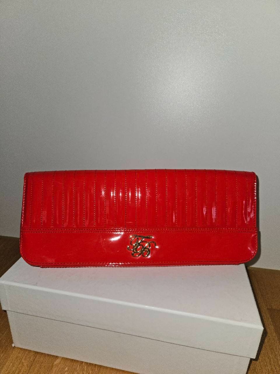 Ted Baker Borse da donna: Ted Baker Clutch rot in Lackoptik – Nuovo (secondo la descrizione) da Aarau venduto da chi_qnc5
