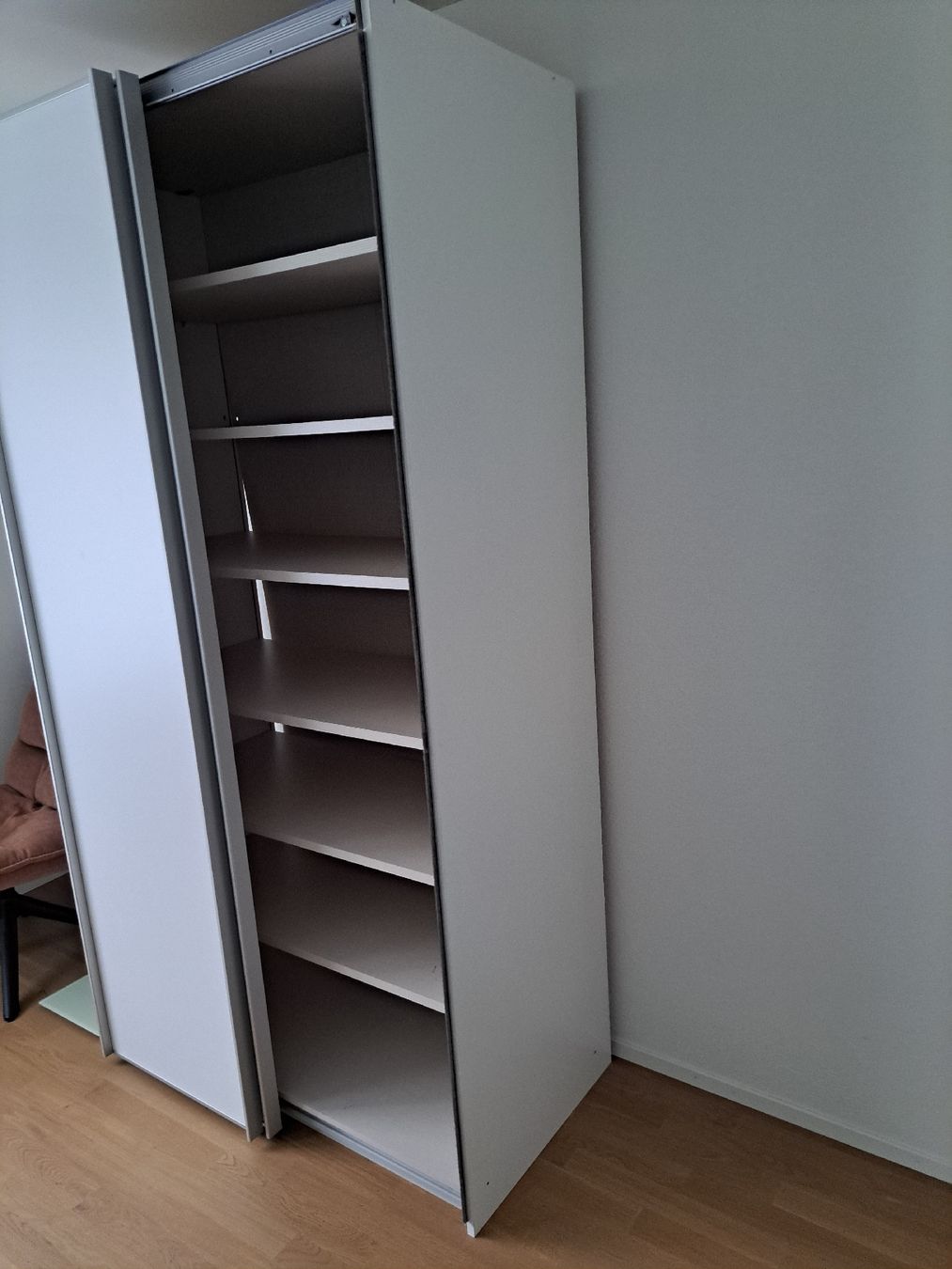 Armadi: 2-türiger Schiebeschrank – Usato da Beringen venduto da Fluegue 4