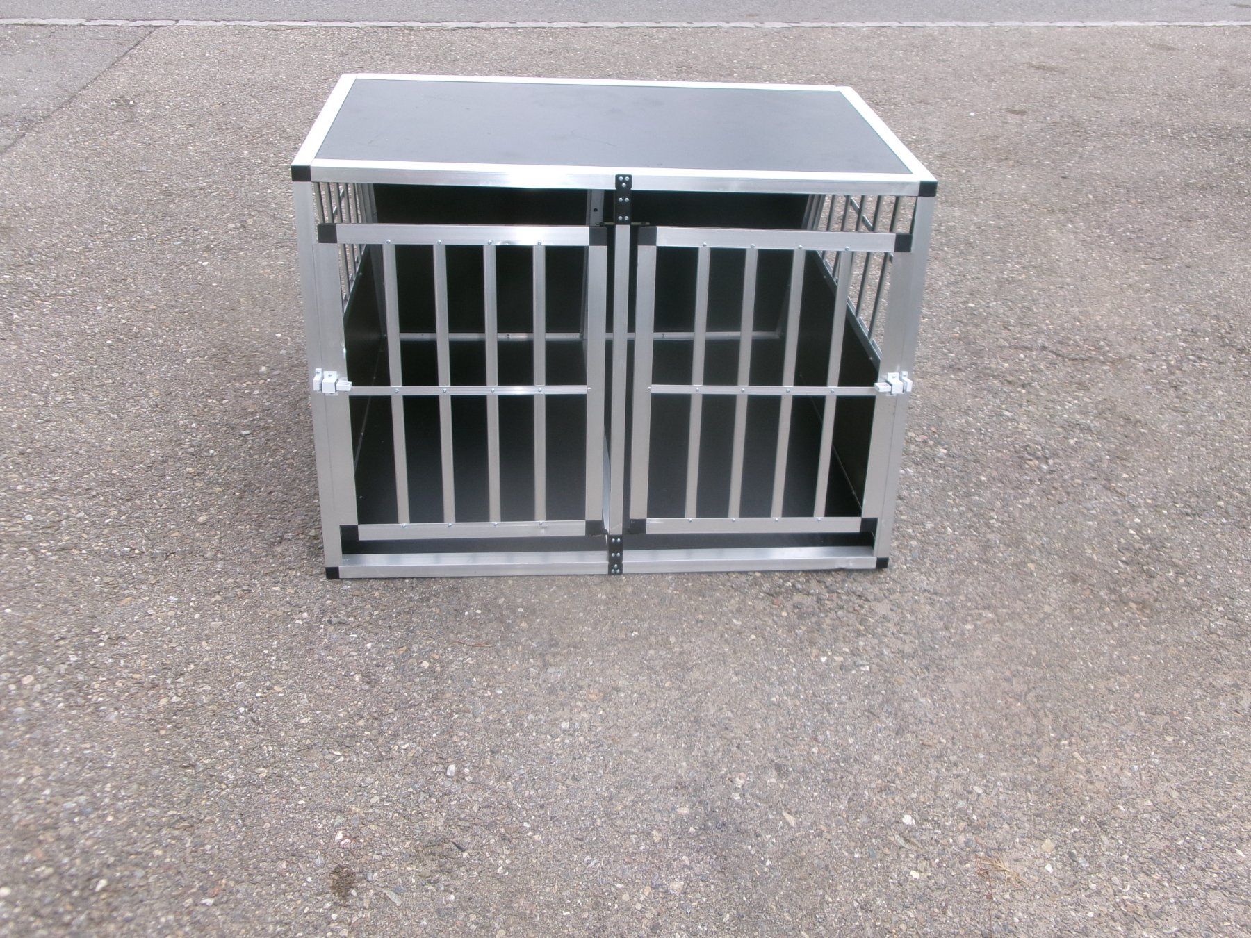 Käfige, Transport & Sicherheit: Aluminium Hunde Transportbox, Tierboxe – Gebraucht aus Eschenbach SG von GM-29