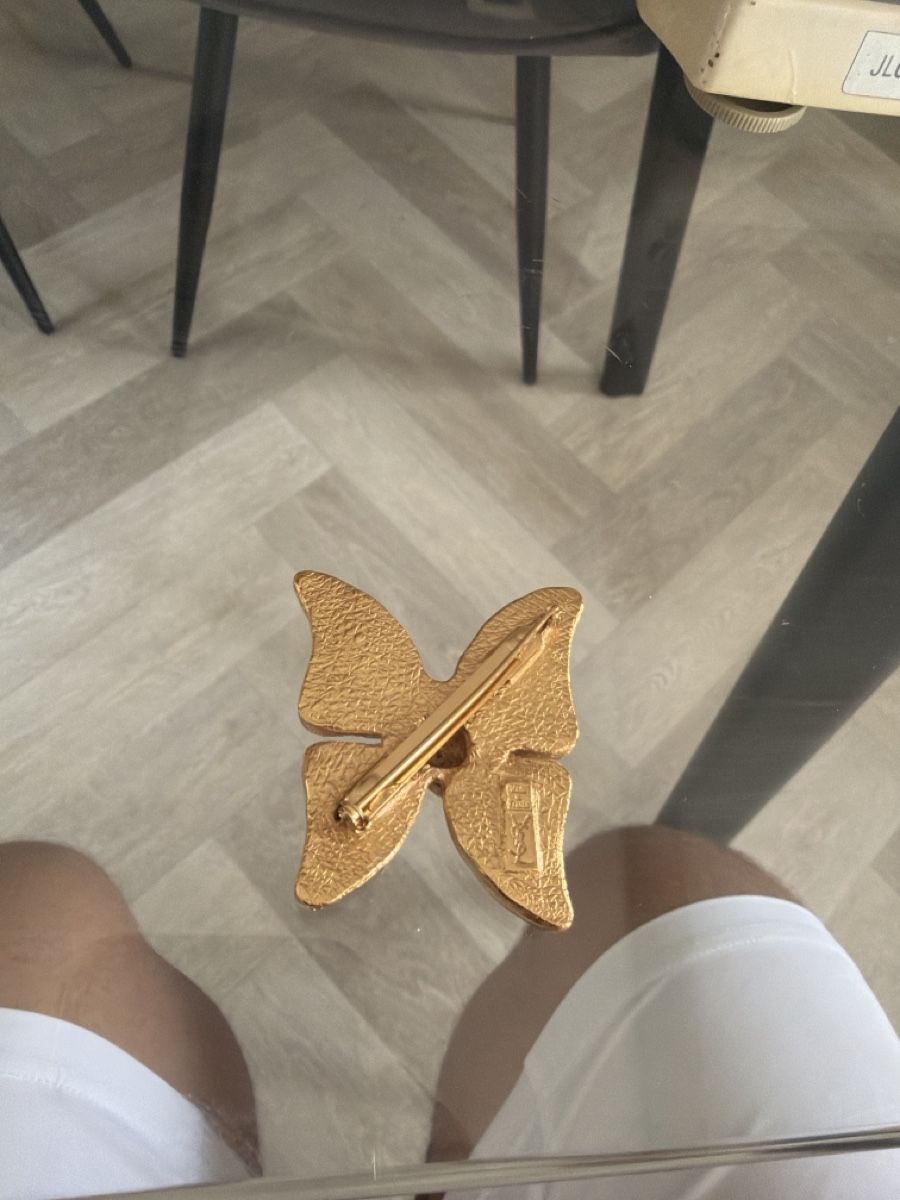 Saint Laurent Broches & Aiguilles: Yves saint laurent brosche  – D'occasion à Füllinsdorf par Rollex 1
