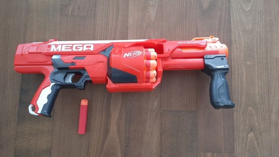 Nerf Spielzeuge: NERF MEGA ROTOFURY – Gebraucht aus Mosnang von zwasli03