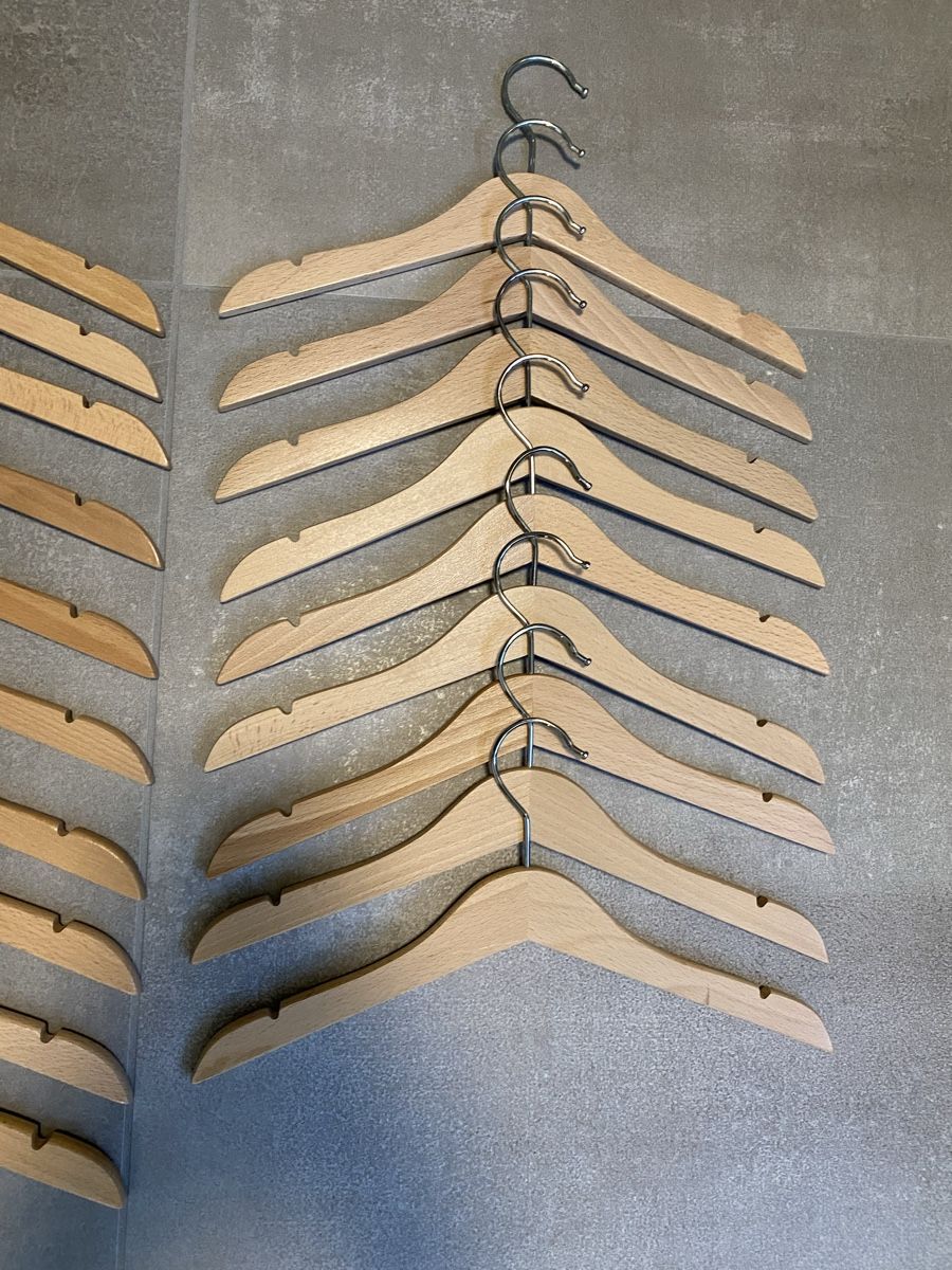 Ikea Kleiderbügel: Holz Kinderkleiderbügel / 29 Stück – Gebraucht aus Elgg von veo94 4