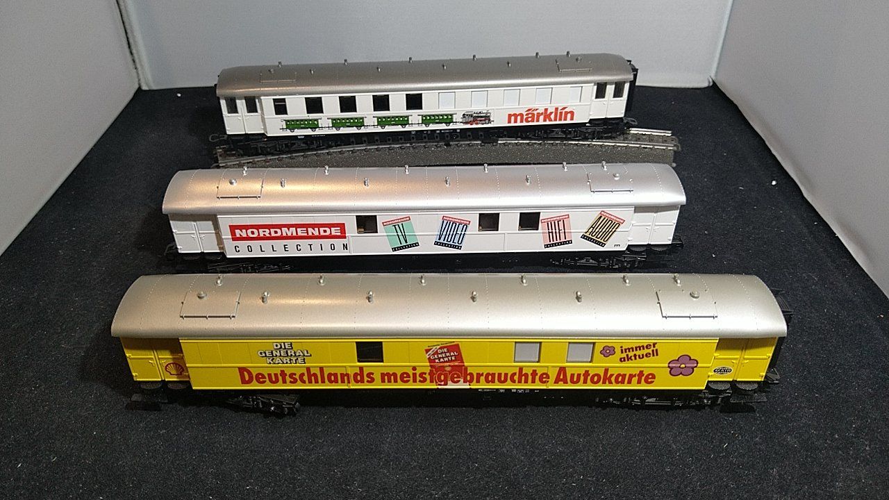 Märklin Modelleisenbahnen: 3 Märklin Werbewagen 4121/4122/45957 – Gebraucht aus Uster von Regenwurm61