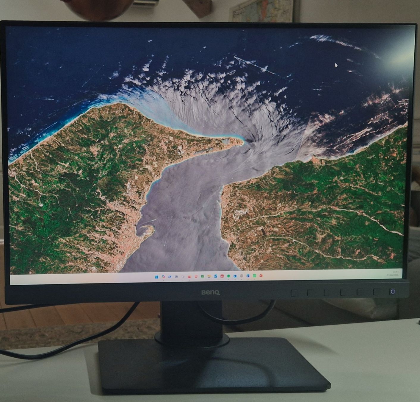 BenQ Ecrans: BenQ SW240 - État excellent - Aucun pixel mort - Tests Eizo – D'occasion à Nyon par val_l6h7 1