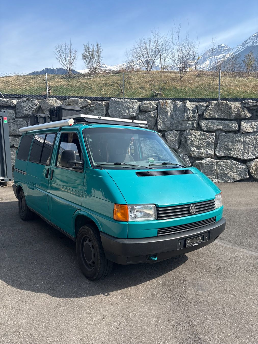 VW Veicoli da campeggio: VW T4 Campingausbau – Usato da Schattdorf venduto da Sven.P.