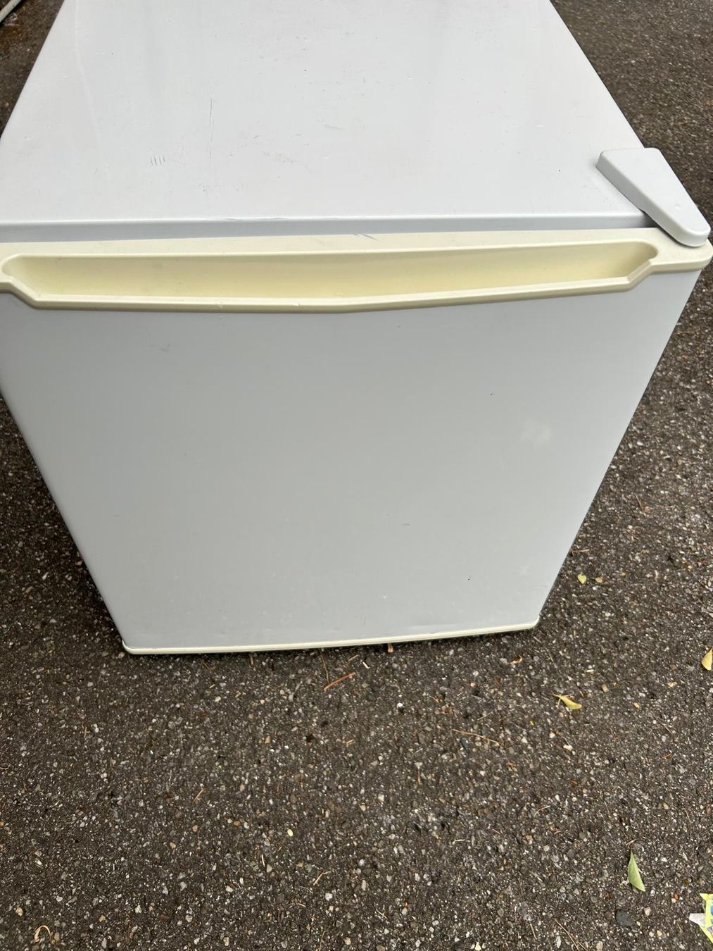 Kühlschrank: kleine  Kühlschrank – Gebraucht aus Basel von faz_hdd8 7