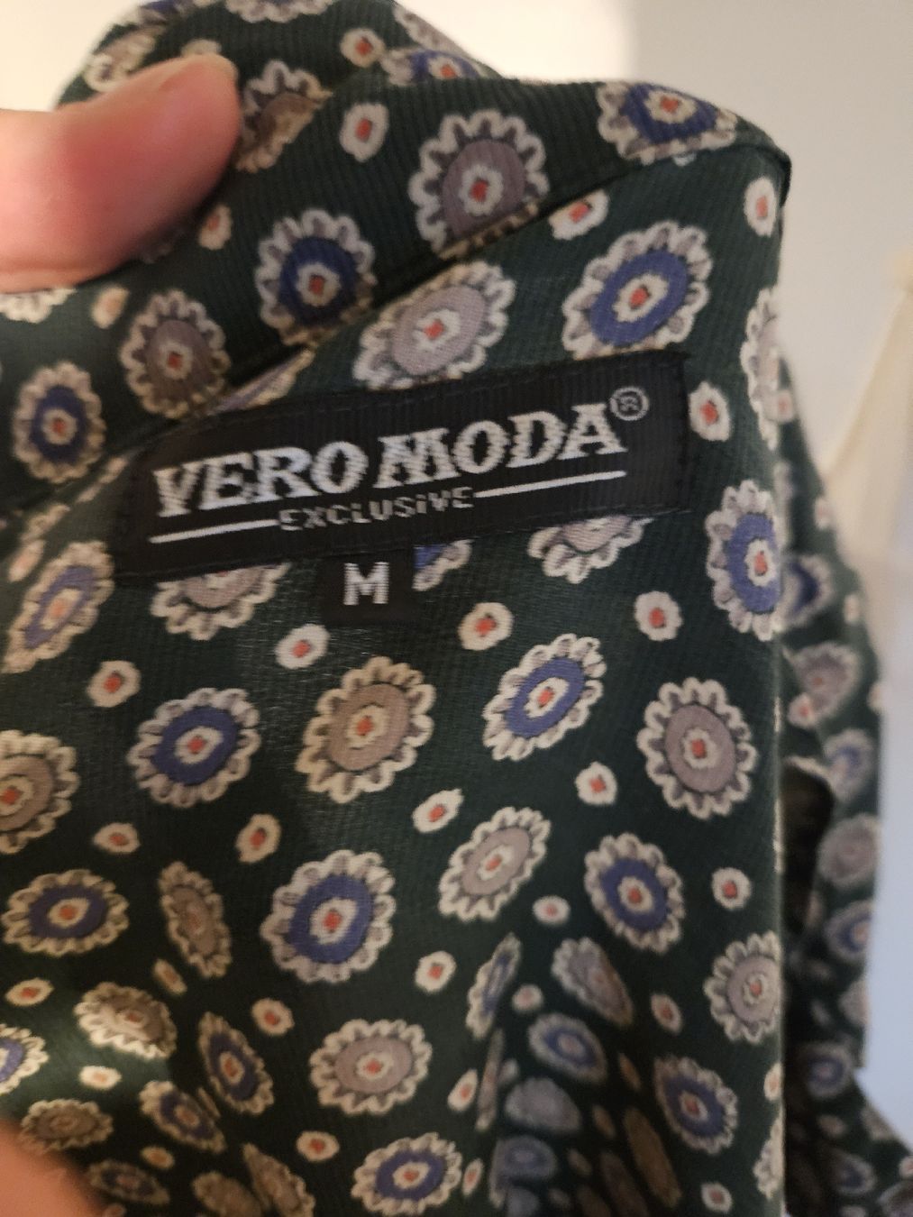 Vero Moda Blusen: Vintage Hemd/Bluse mit Muster, Grösse M – Gebraucht aus Bern von TroeS 3