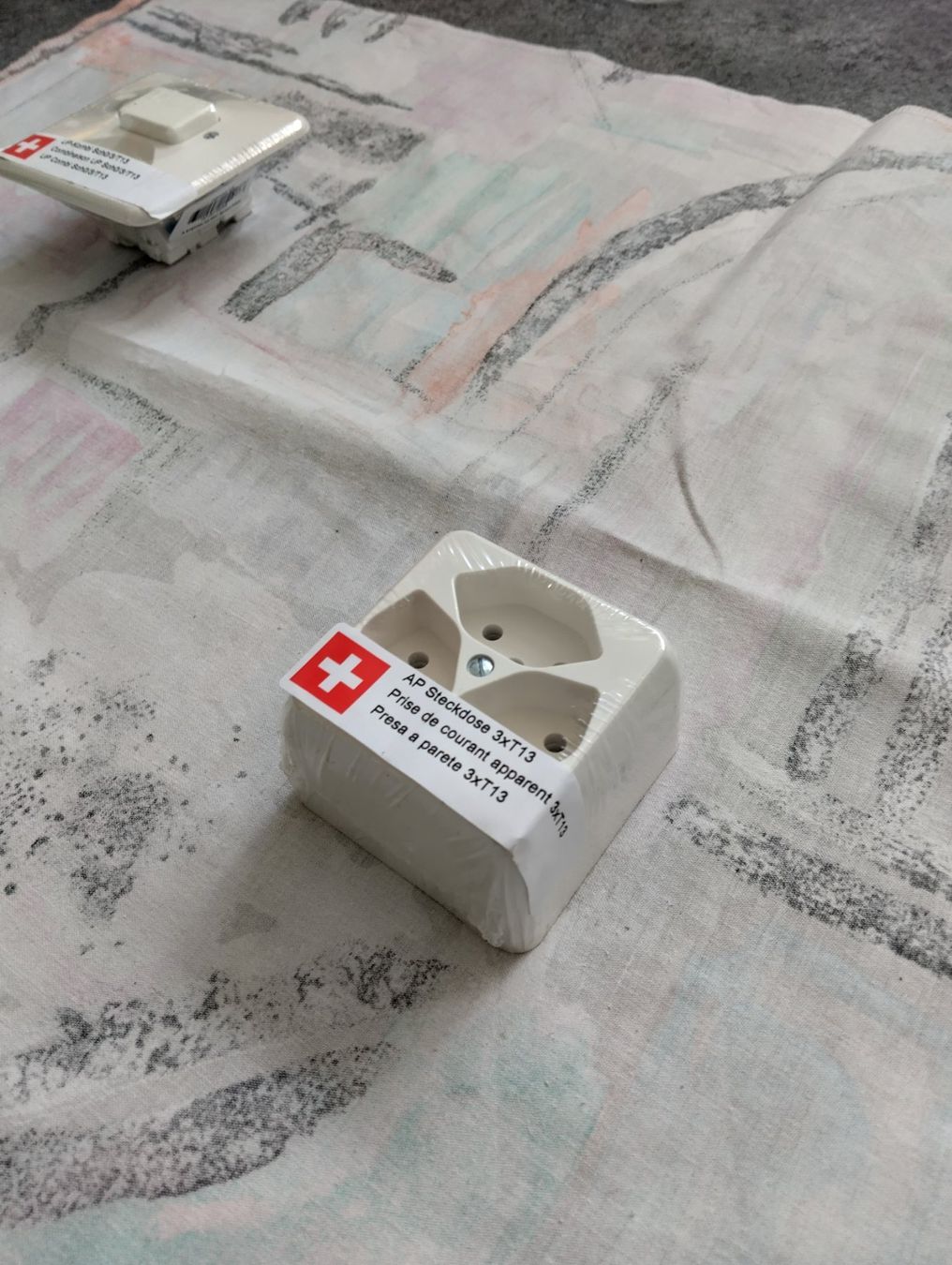 Spine: AP Dreifachsteckdose – Nuovo e nell'imballaggio originale da Näfels venduto da Mboenis 1