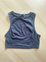2 Schwarze und 1 Gelbes Tanktop- Grösse XS