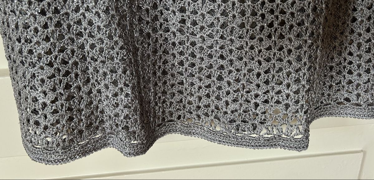 Vestiti: C&C Collection Silver Crochet Sequin Dress - Size S/M – Nuovo (secondo la descrizione) da Zürich venduto da Mistral61 3
