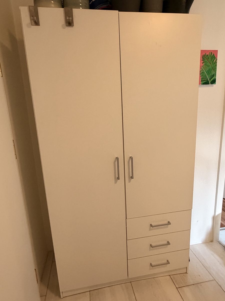 Armadi: JYSK FANDRUP wardrobe – Usato da Zürich venduto da Aleksandra_st 3