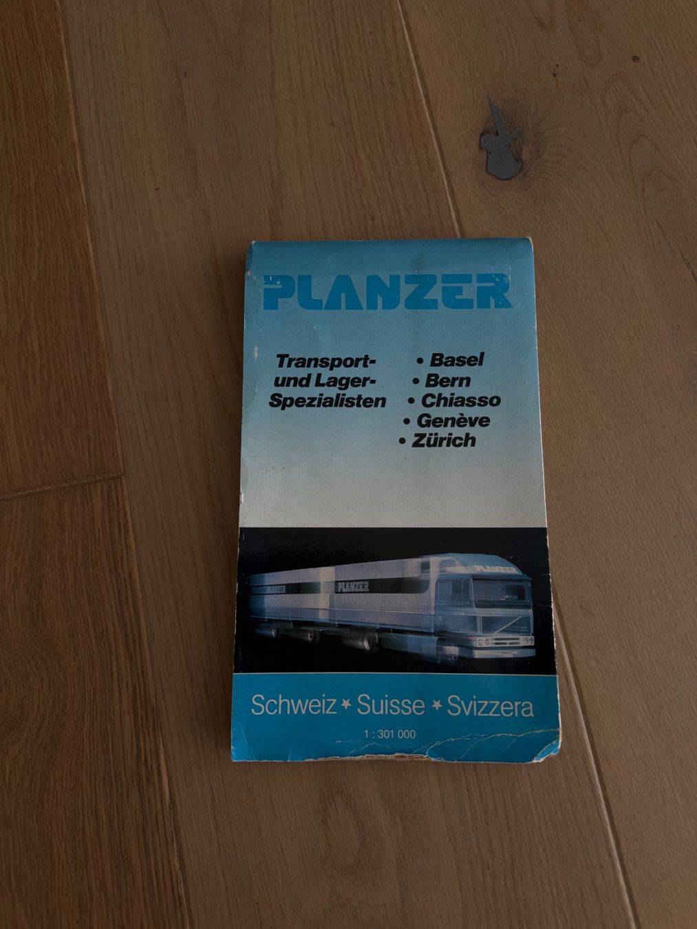 Cartes géographiques & atlas: Schweizer Landkarte von Planzer – D'occasion à Rothenburg par Patri00