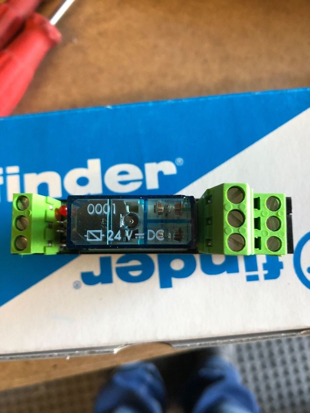 Componenti elettronici: Relais  Finder 24 Volt. 25 Stück – Nuovo e nell'imballaggio originale da Sirnach venduto da Sandjoo 2