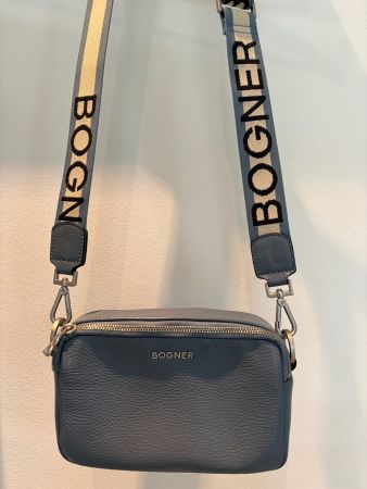 BOGNER Umhänge Handtasche Leder, hellblau