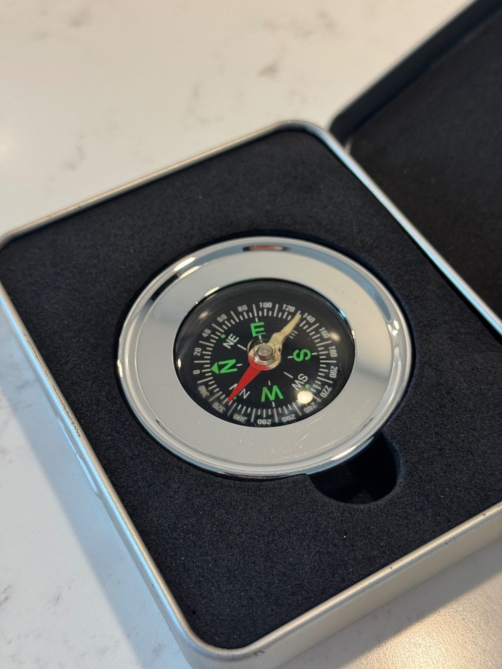 GPS & Strumenti di misurazione: Kompass in Metallbox – Usato da Zürich venduto da RicardoExplorer