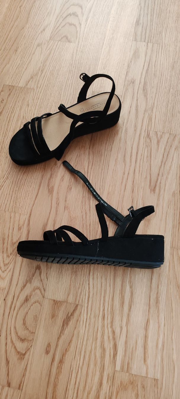 Scarpe da donna: Schwarze Sandale. 5th Avenue. Sandali neri – Usato da Kriens venduto da ros_p5l9 2