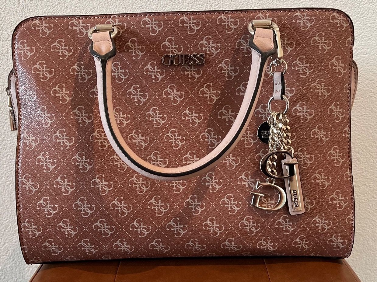 Guess Borse da donna: Guess Tasche – Nuovo (secondo la descrizione) da Andelfingen venduto da mel597