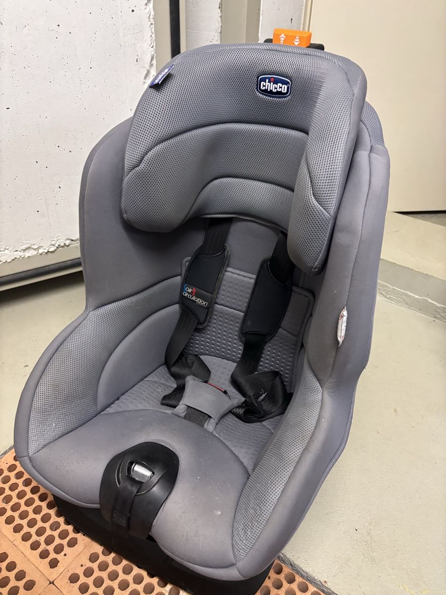 Chicco Auto-Kindersitze: Siège auto 9-18kg Chicco  – Gebraucht aus Nods von jonasg23