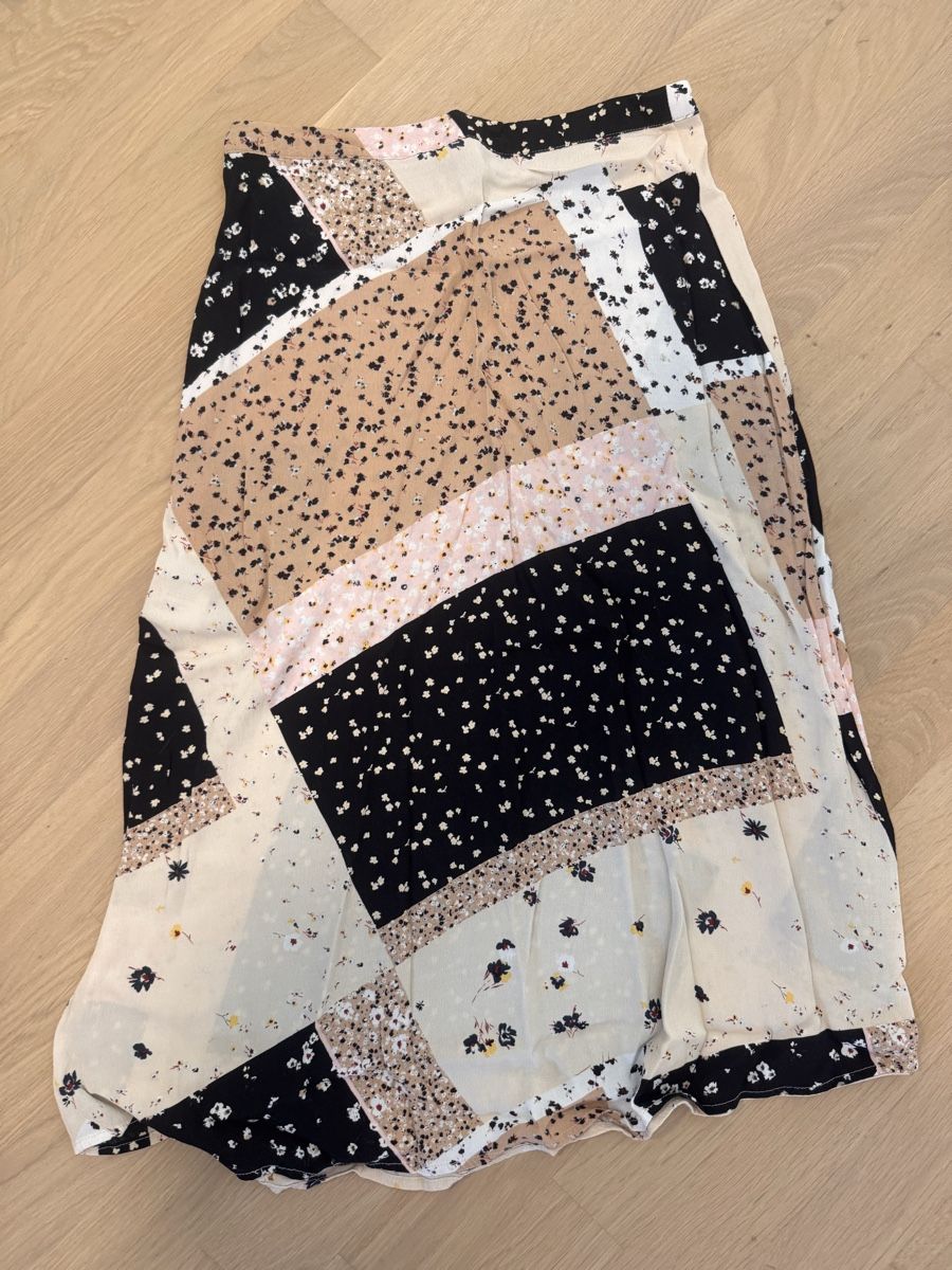 Gonne: Patchwork skirt floral print  – Usato da Dübendorf venduto da ClaraS. 5