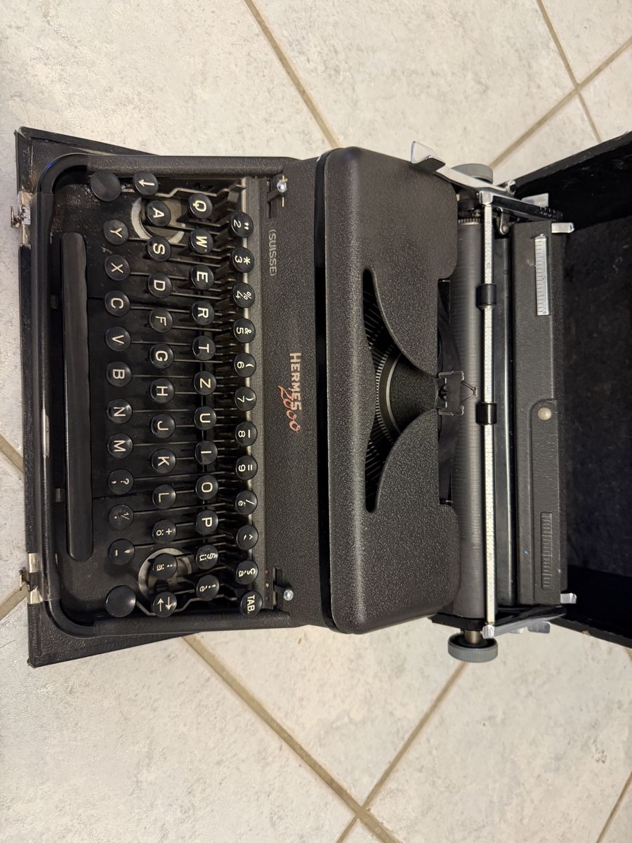 Hermès Macchine da scrivere: Hermes 2000 Schreibmaschine – Usato da Trimbach venduto da SABO-61
