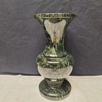 Vase, Naturstein, wahrscheinlich grüner Marmor
