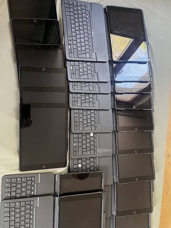 Apple Tablet PC: IPads einer Primarschule  7. Generation – Gebraucht aus langenbruck von patipatins 3