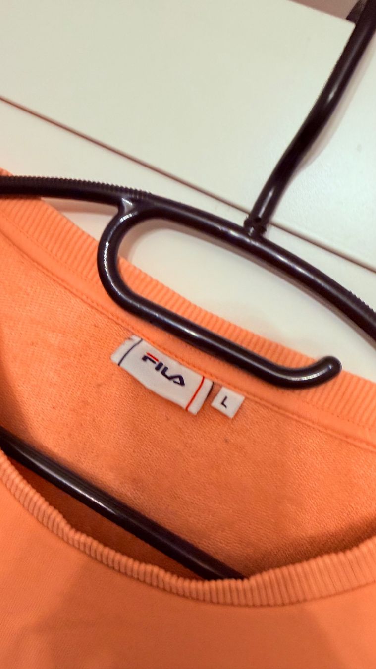 Fila Maglioni & Felpe: • Fila Sweatshirt • – Usato da Basel venduto da mendoza13 2
