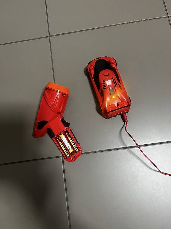 Spielzeuge: Voiture électrique  – Gebraucht aus Pully von yaa_rm7x 2