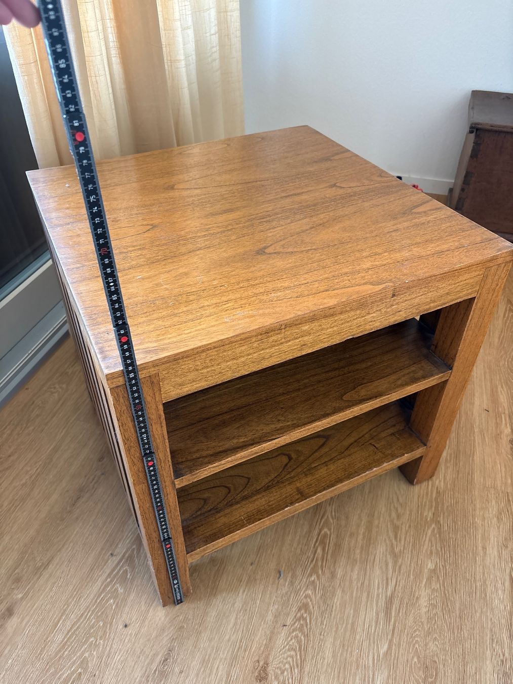 Tische: Wooden side table square with storage shelf acceptable – Gebraucht aus Zürich von Rfanjul 2