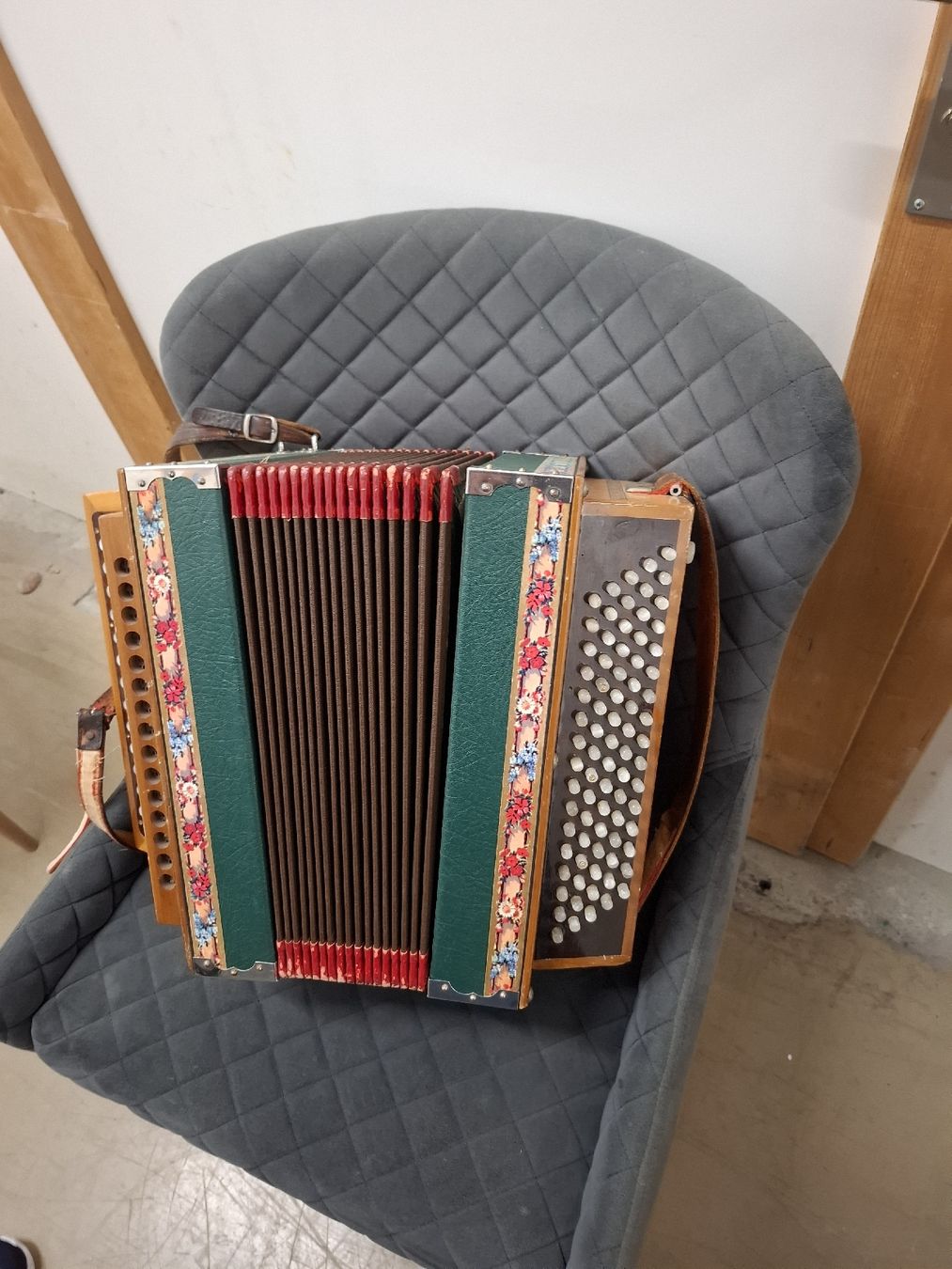 Instruments de musique: schwyzerorgeli chromatish – D'occasion à Villeneuve par BibiVintage 1