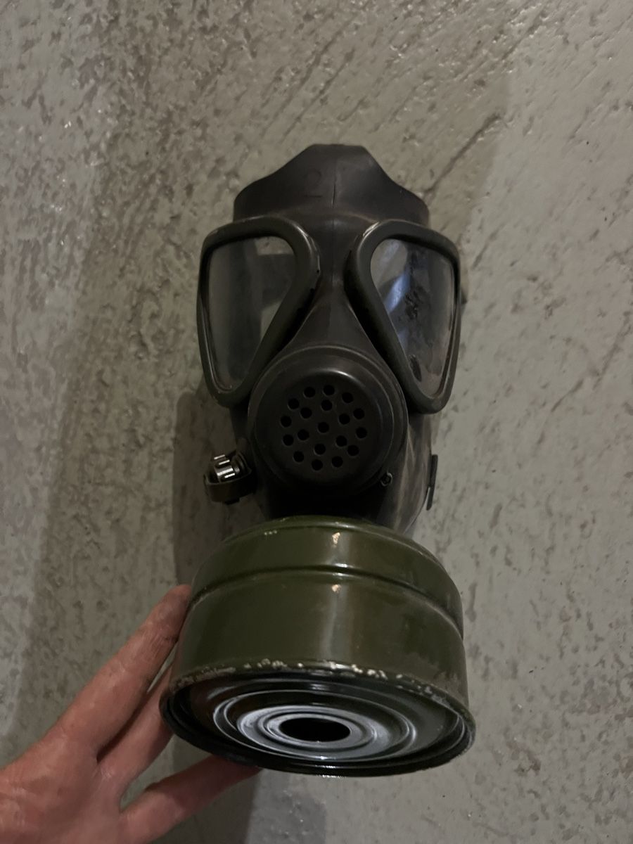Uniformen: Militär Gasmaske – Gebraucht aus Zürich von  1