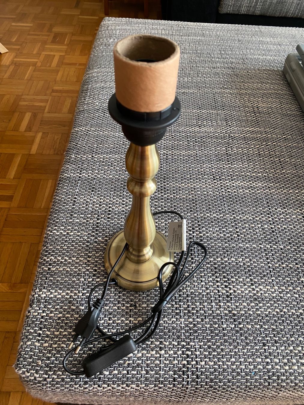 Lampade: Vintage Tischlampe goldfarben – Nuovo e nell'imballaggio originale da Niederrohrdorf venduto da ste_lqk5