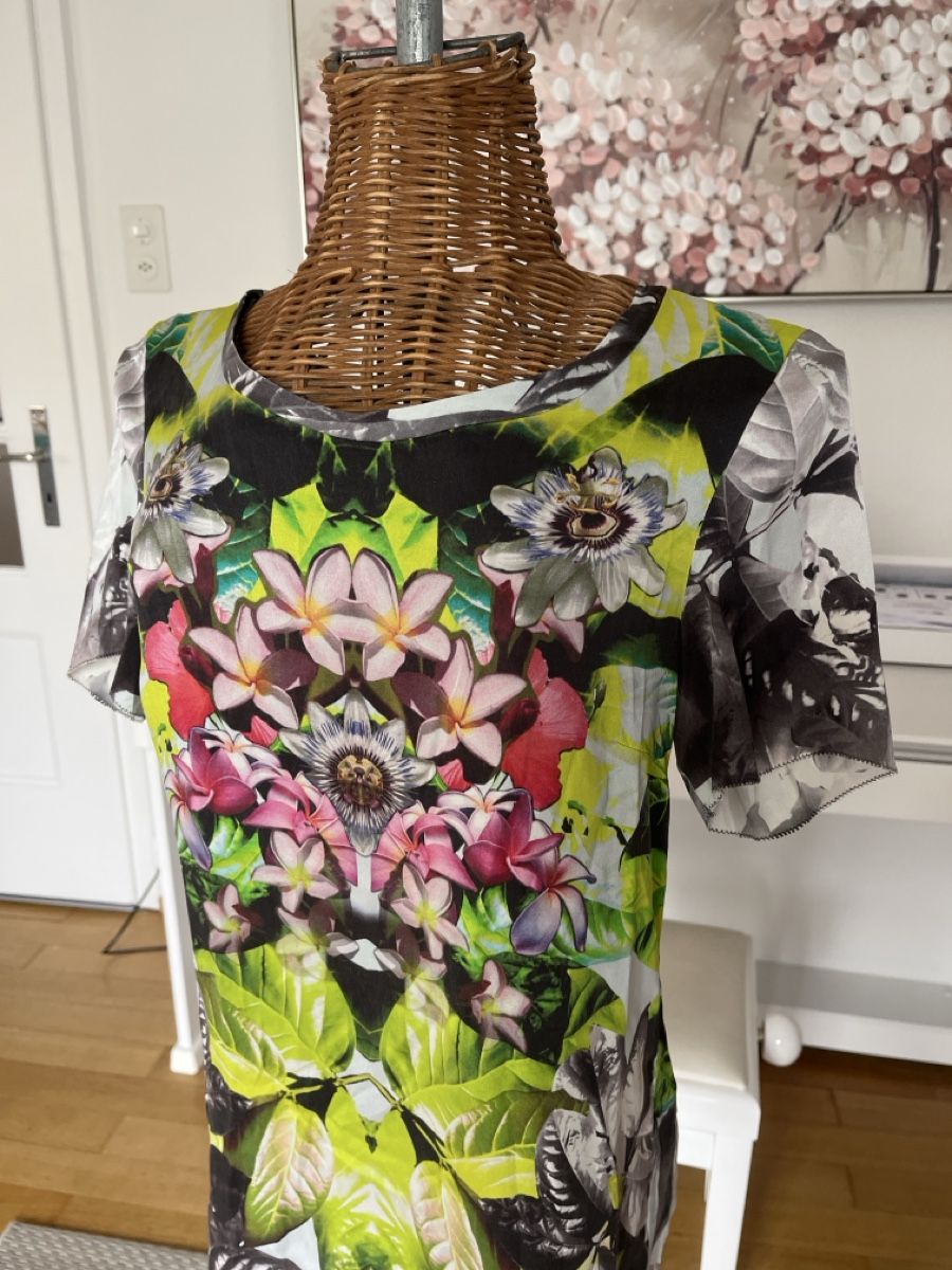Marc Cain Top: Seidentop von Marccain, No. 1 – Usato da Solothurn venduto da Bobesch08 1