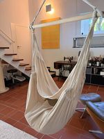Hängesessel aus Stoff beige gebraucht in gutem Zustand